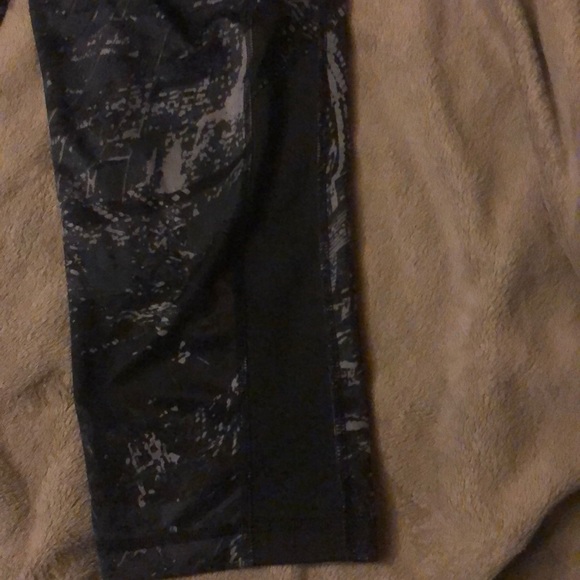 Adidas tech fit Capri leggings - Picture 4 of 5